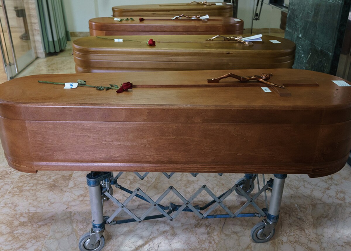 formulan cargos contra funeraria y