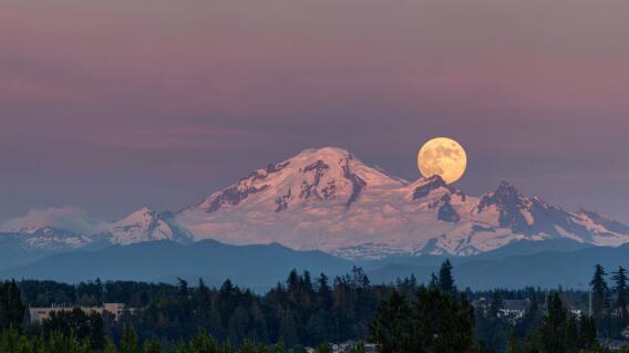 Luna de Nieve a qué hora exacta verla en su máximo esplendor en Colombia Luna de Nieve a qué hora exacta verla en su máximo esplendor en Colombia