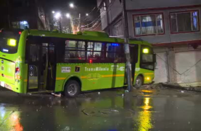 Bus del SITP terminó estrellándose contra una casa en el sur de Bogotá