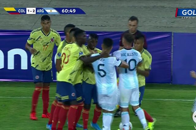 328968_pelea_colombia_argentina_180120_e.jpg