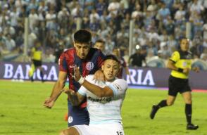 Atlético Tucumán cayó en casa 1-3 con San Lorenzo, por la décima jornada de la Primera División del fútbol argentino. Atlético Tucumán cayó en casa 1-3 con San Lorenzo, por la décima jornada de la Primera División del fútbol argentino.