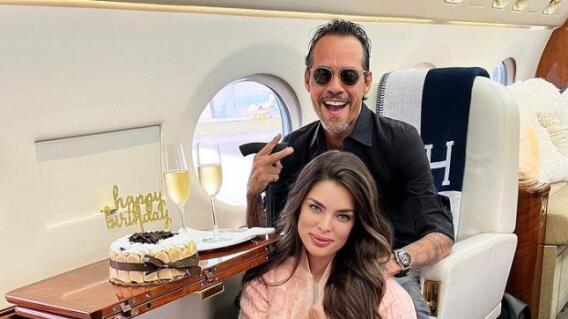 Marc Anthony y Nadia Ferreira dieron la bienvenida a su nueva mascota Marc Anthony y Nadia Ferreira dieron la bienvenida a su nueva mascota