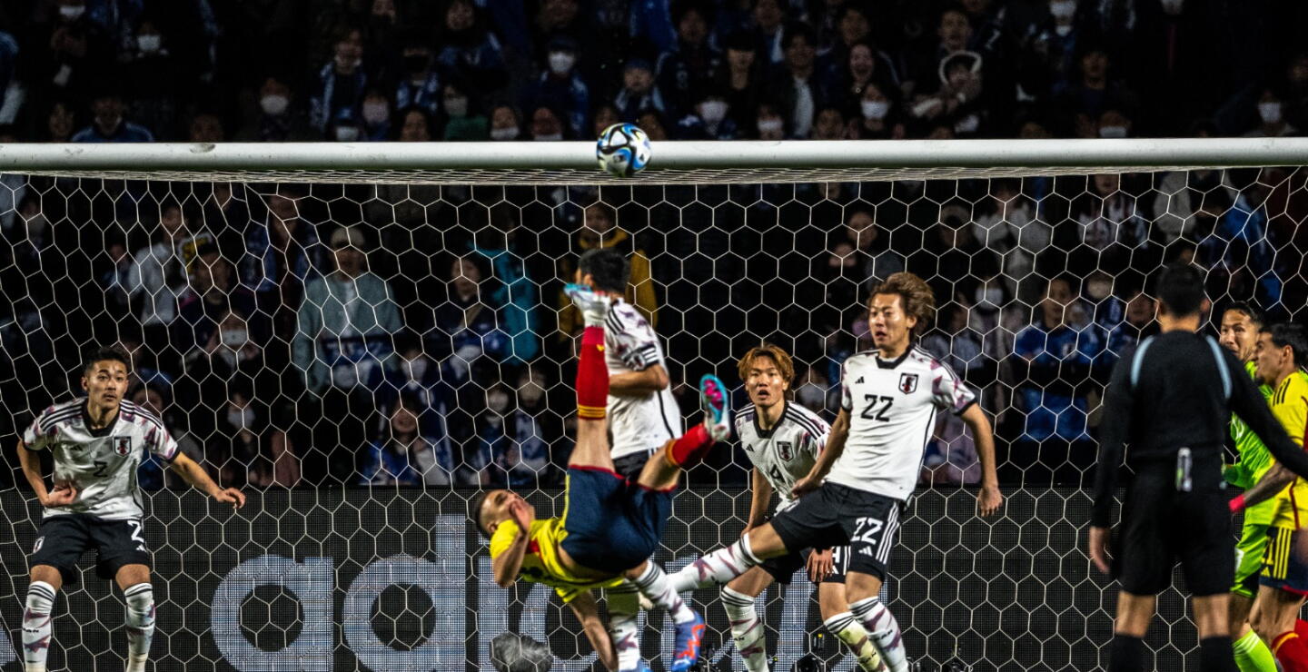Rafael Santos Borré y su golazo frente a Japón. Foto. AFP