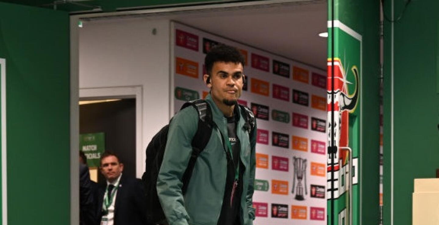 Luis Díaz antes de un juego con Liverpool. 