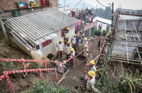 330527_BLU Radio. 400 familias de la Cruz ahora tienen acceso a agua potable / Foto: Alcaldía de Medellín