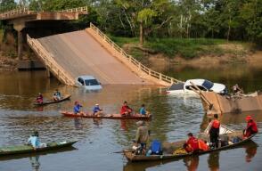 puente cae en Brasil