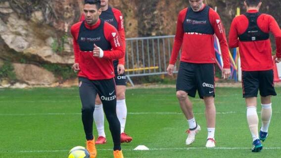 279073_falcaoentrena040518fbmonacoe.jpg