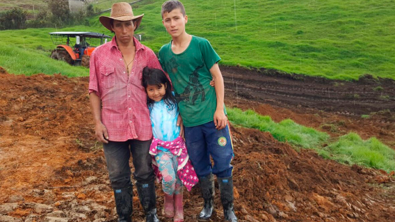 275651_Johan Alexis Ramírez y su familia / Foto: Fundación Compasión