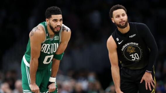 Jayson Tatum y Stephen Curry en la NBA. Jayson Tatum y Stephen Curry en la NBA.