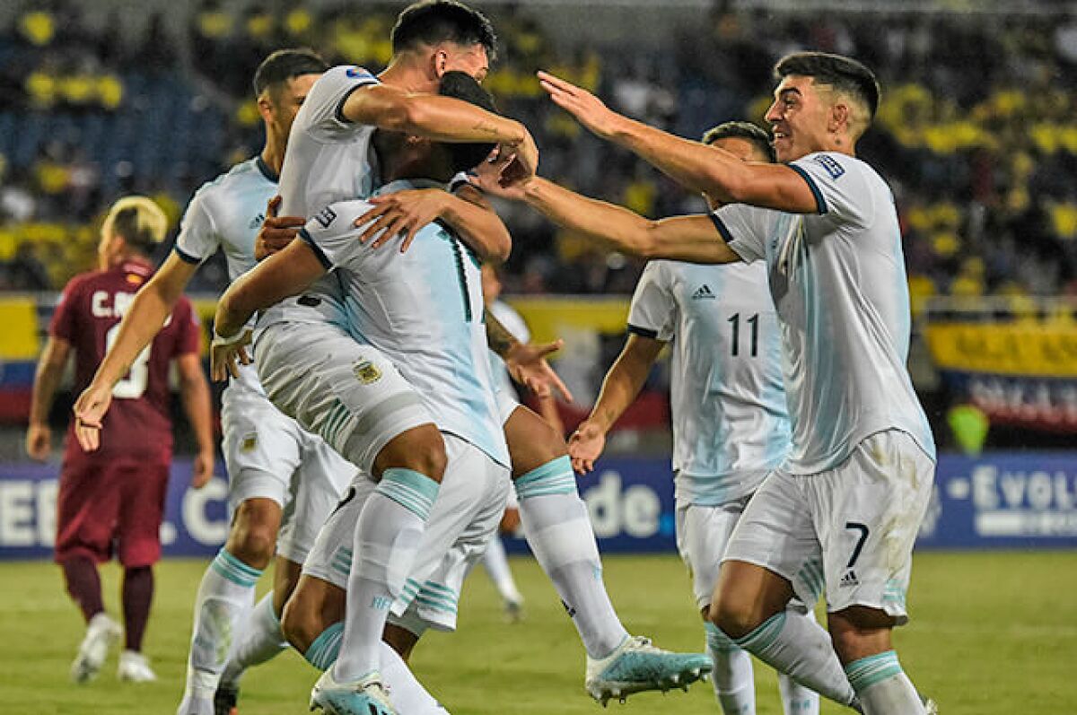 329912_argentinavenezuelacelebra300120afpe.jpg
