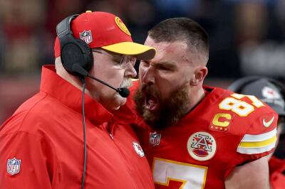 Travis Kelce con su entranador Andy Reid en el Super Bowl LVIII Travis Kelce con su entranador Andy Reid en el Super Bowl LVIII