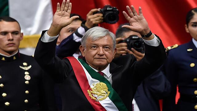 México inicia histórico cambio con el izquierdista Andrés Manuel López Obrador