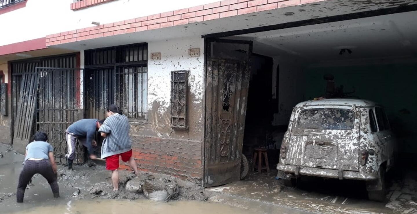 312048_BLU Radio. Avalancha en San Gil / Foto: Blu Radio.