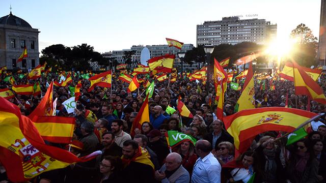 España cerró polarizada campaña para elecciones legislativas