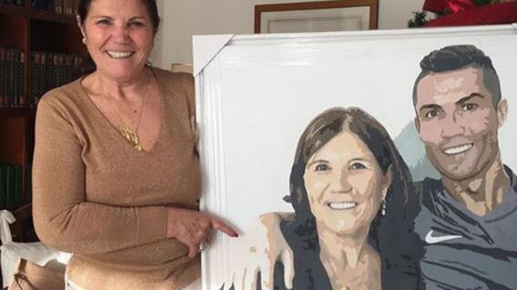 9265_La Kalle - ¡Qué envidia! El REGALO adelantado que le dio Cristiano Ronaldo a su mamá - Foto: Instagram 9265_La Kalle - ¡Qué envidia! El REGALO adelantado que le dio Cristiano Ronaldo a su mamá - Foto: Instagram