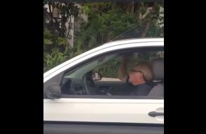 286127_Blu Radio / Adulto disfrutando del metal. Foto: Captura de pantalla Youtube