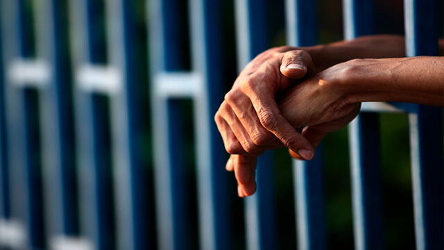 Desde una cárcel, ladrones estafaron a reconocido actor haciéndose pasar por una prima