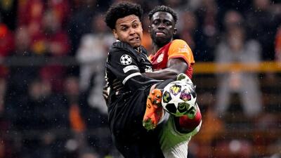Dávinson Sánchez en acción de juego con Galatasaray vs. Juventus por la Champions League. 