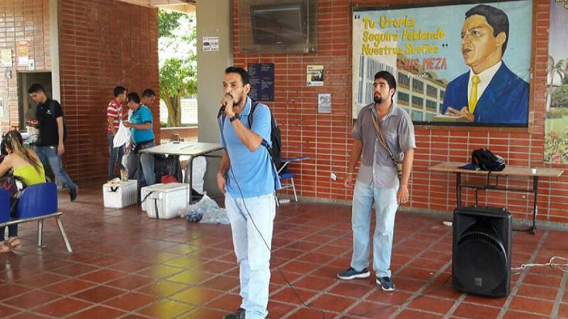273320_Los estudiantes han realizado diferentes manifestaciones para solicitar la anulación de las elecciones. Foto: Germán Zuluaga