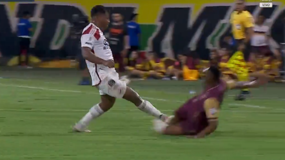 Acción polémica en el duelo entre Tolima vs. Medellín, por Liga.