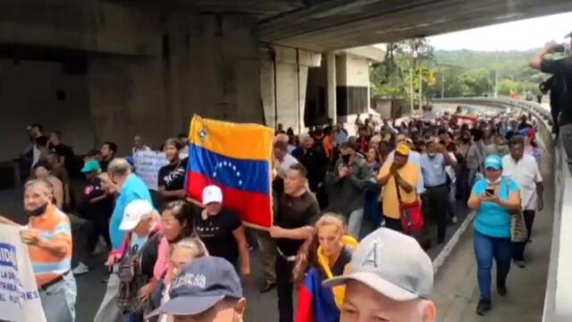 Salarios más dignos, la consigna de miles de trabajadores que protestan en Caracas Salarios más dignos, la consigna de miles de trabajadores que protestan en Caracas
