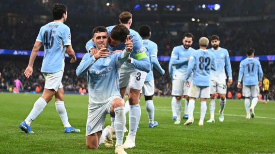 Manchester City se impuso al AEK de Atenas en la Champions League. 