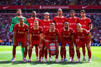 Luis Díaz formado con el Liverpool FC, previo al duelo contra Sevilla. Luis Díaz formado con el Liverpool FC, previo al duelo contra Sevilla.