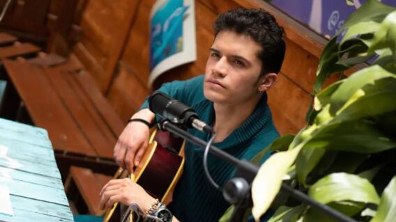 Juanda Lozano, el cantautor bogotano que busca un lugar en la industria musical Juanda Lozano, el cantautor bogotano que busca un lugar en la industria musical