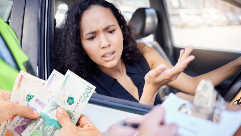 Multa de casi $2 millones por ignorar nueva señal de tránsito en Colombia: así la puede identificar