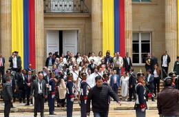 Gustavo Petro saliendo de la Casa de Nariño