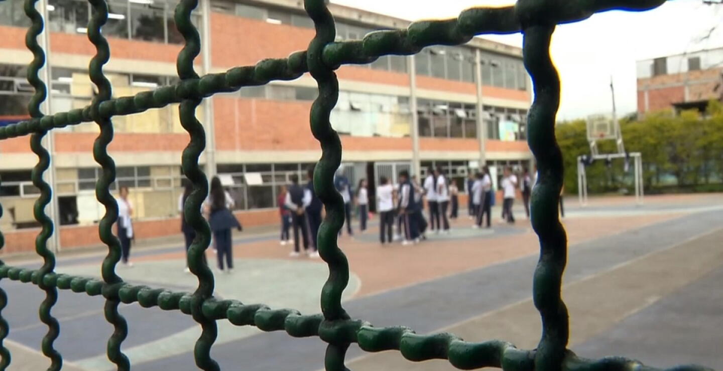 Estudiante que habría golpeado a profesora en Bogotá terminó con tres días de incapacidad