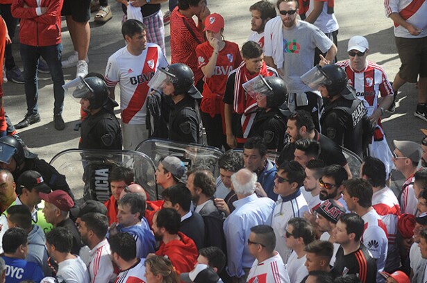 292179_hinchas_river_241118_afpe.jpg