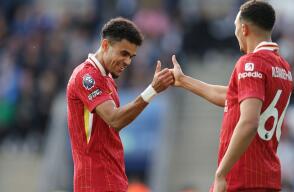 Luis Díaz junto a Trent-Alexander Arnold en uno de los partidos de Liverpool. 