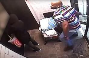 Mujer fue golpeada en un acto de violencia racial