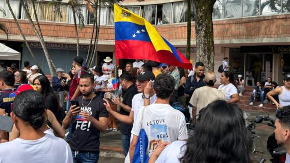Venezolanos en Medellín piden a organismos internacionales veeduría a elecciones. Venezolanos en Medellín piden a organismos internacionales veeduría a elecciones.