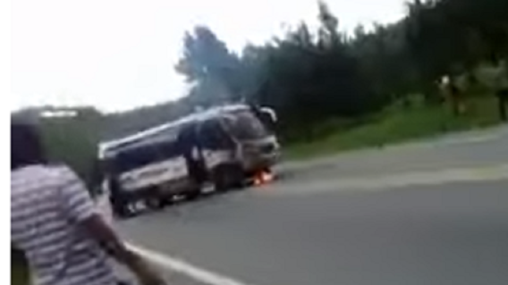 331254_BLU Radio, Bus Tax Belalcazar que intento ser quemado // Foto: Captura Video