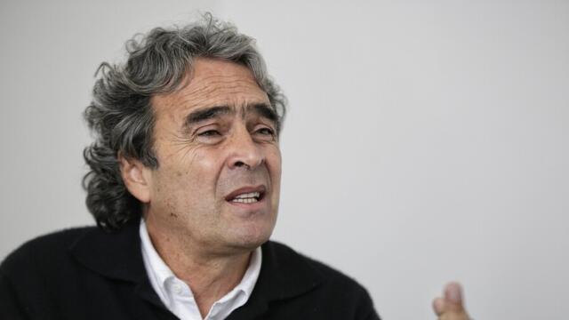 Sergio Fajardo dice que el fiscal es una de las "personas asociadas a Duque" que lo quieren dañar Sergio Fajardo dice que el fiscal es una de las "personas asociadas a Duque" que lo quieren dañar