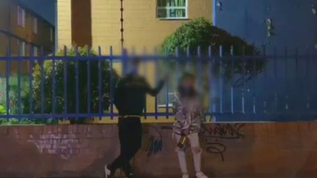 Jóvenes tomando en la calle y parejas besándose en los parques: irresponsables violan la cuarentena Jóvenes tomando en la calle y parejas besándose en los parques: irresponsables violan la cuarentena