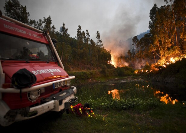 286199_BLU Radio, incendio forestal en Portugal / foto: AFP