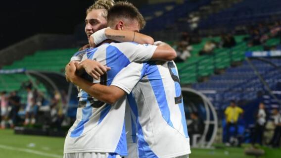 Argentina celebrando uno de sus goles contra Paraguay. Argentina celebrando uno de sus goles contra Paraguay.