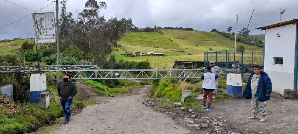 paso ilegal de migrantes en la frontera con ecuador foto blu radio (1).jpeg