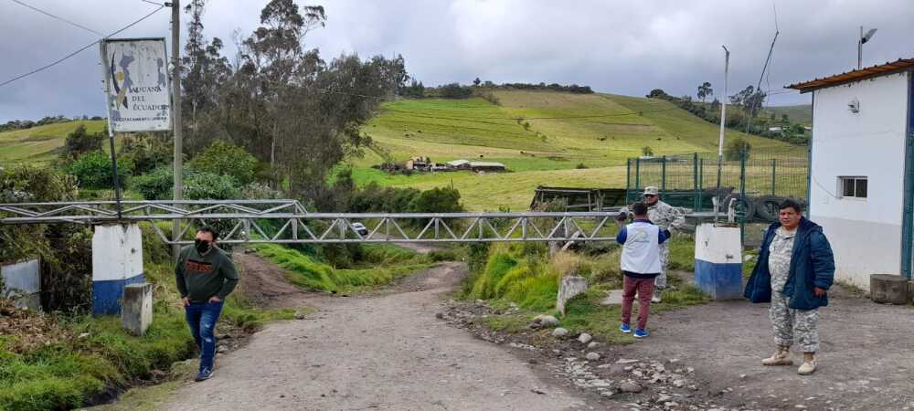 paso ilegal de migrantes en la frontera con ecuador  foto blu radio  (1).jpeg