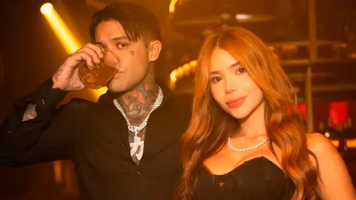 Yeferson Cossio y Carolina Gómez celebrando su compromiso, poco antes de su ruptura amorosa.