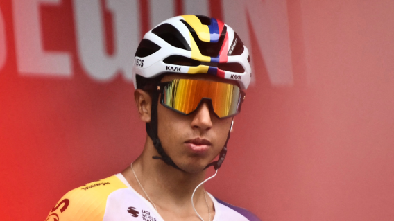 Egan Bernal, ciclista colombiano del INEOS Grenadiers, en medio de la Vuelta a España 2025 Egan Bernal, ciclista colombiano del INEOS Grenadiers, en medio de la Vuelta a España 2025