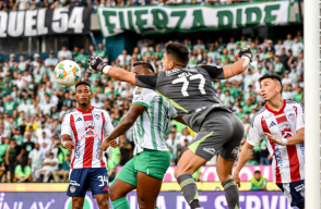 Acción de juego en el duelo entre Nacional vs. Junior, por Liga.