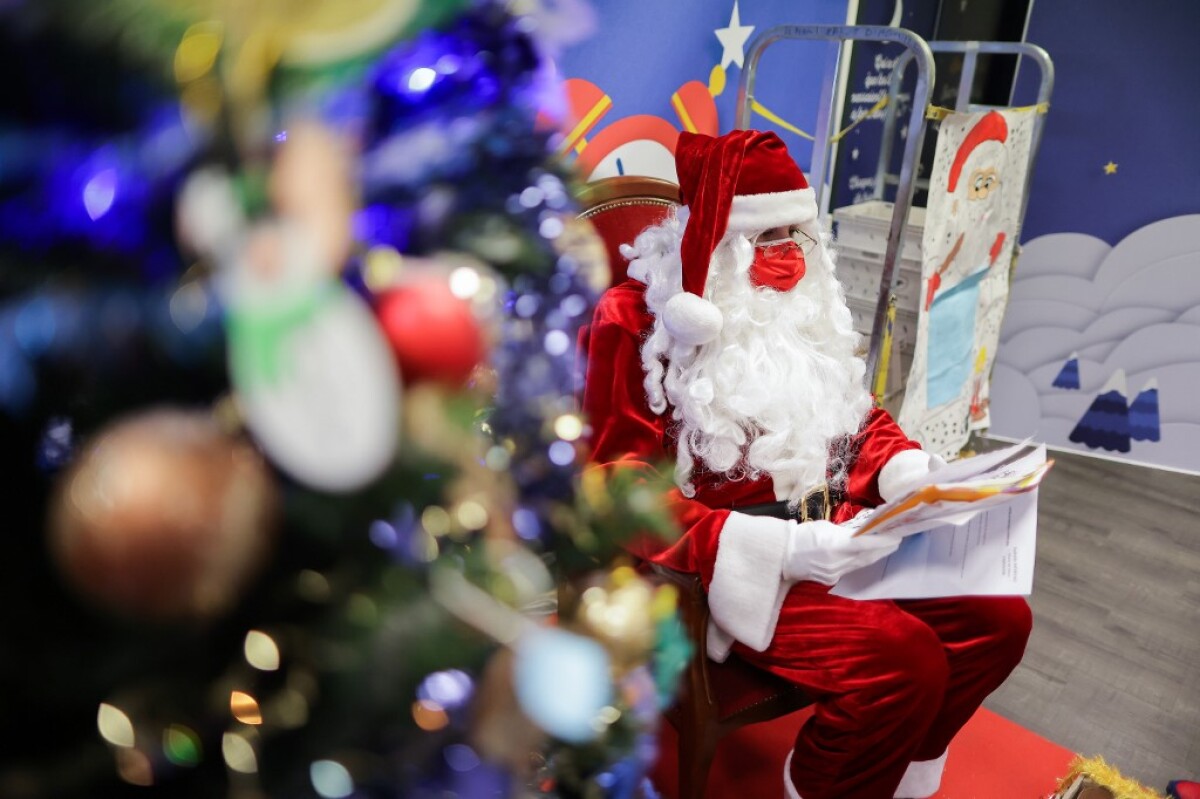 Papá Noel es "inmune" al COVID y podrá repartir los regalos: OMS