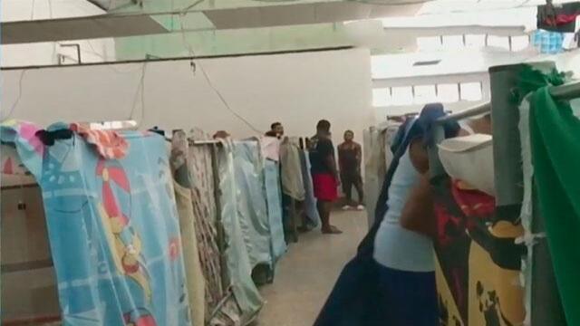 Con hambre, un solo baño y hacinados están 59 colombianos en comisaría de Caracas