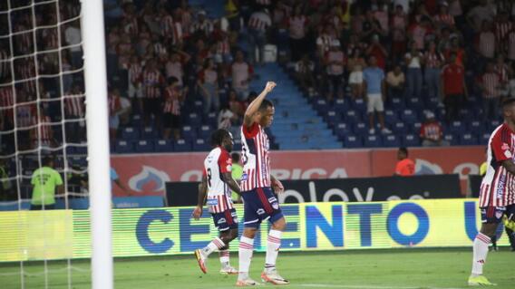 Carlos Bacca, en Junior vs. Bucaramanga por cuadrangulares. Carlos Bacca, en Junior vs. Bucaramanga por cuadrangulares.