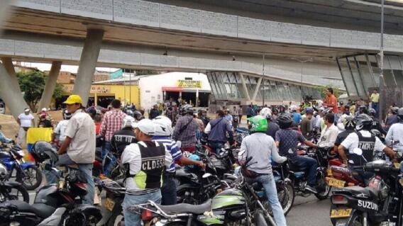 FOTO PROTESTA MOTOS BUCARAMANGA.jpeg FOTO PROTESTA MOTOS BUCARAMANGA.jpeg