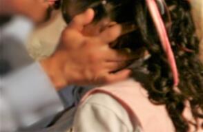 hombre es señalado de abusar de su propia hija hombre es señalado de abusar de su propia hija